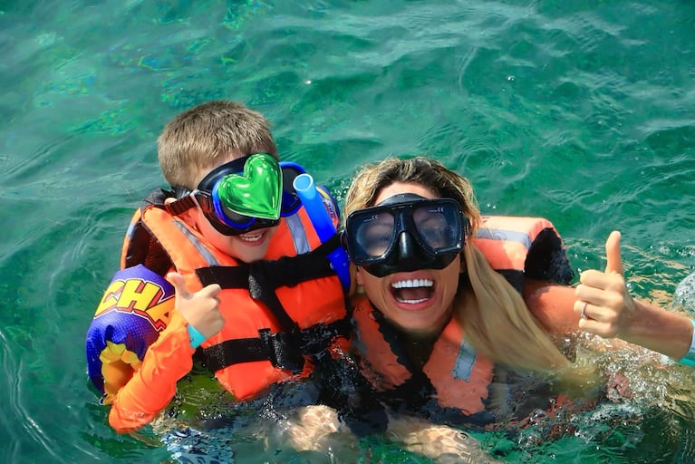 Vicky Xipolitakis cumplió el sueño de viajar a la Riviera Maya con su hijo. CRÉDITO: INSTAGRAM