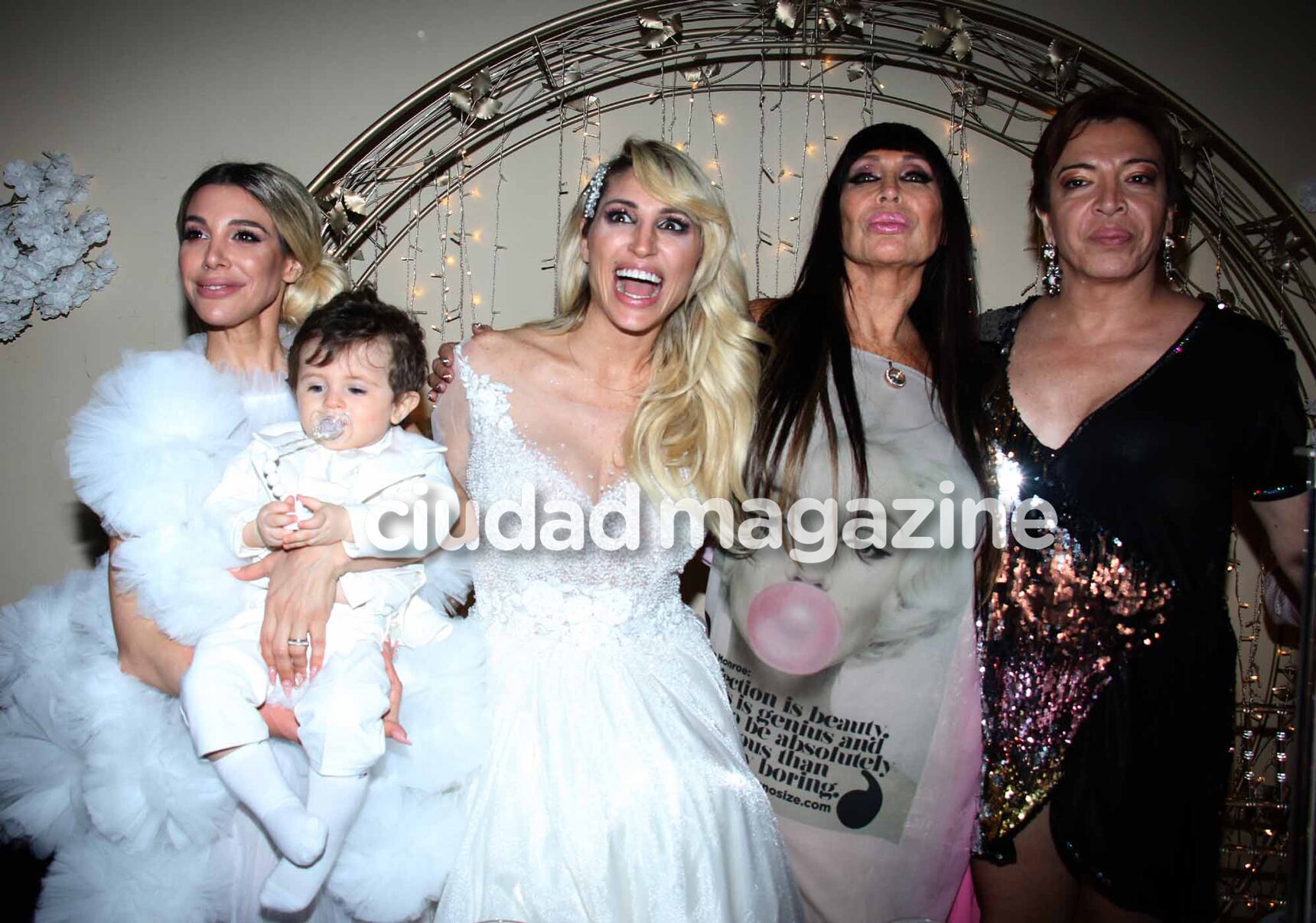 Vicky Xipolitakis, Estefanía Xipolitakis, Moria Casán y Lizy Tagliani en el cumpleaños de Salvador Uriel. (Foto: Movilpress)