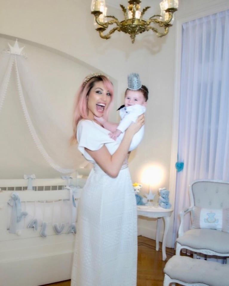 Vicky Xipolitakis mostró el nuevo cuarto de su bebé... ¡con Moria Casán en la cuna!: "El príncipe de mamá"
