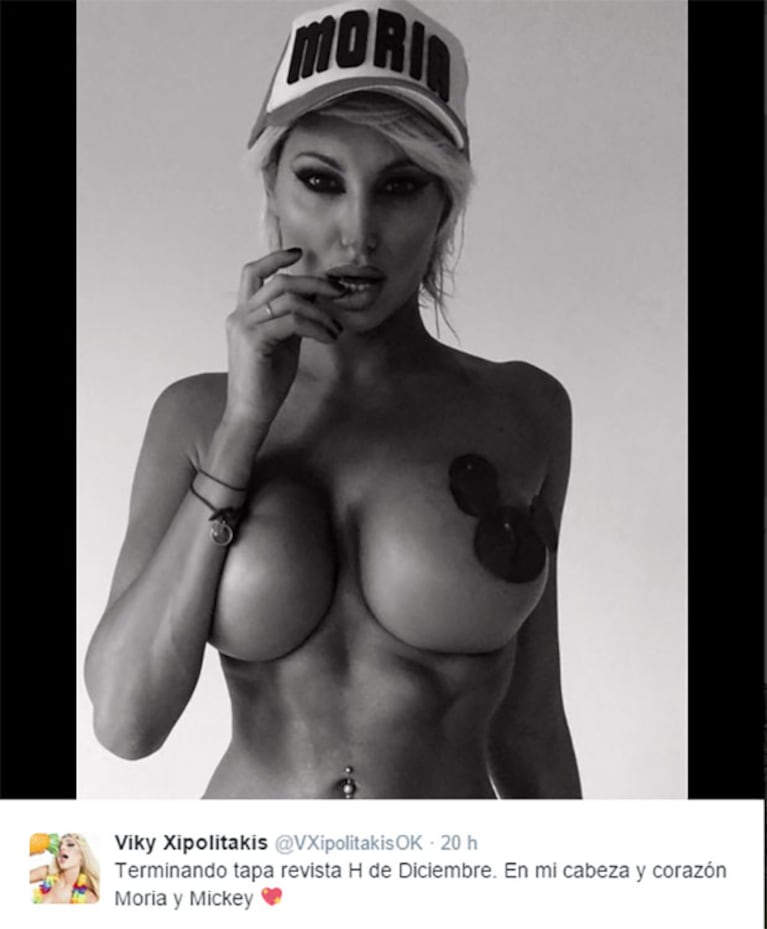 Vicky Xipolitakis, una chica de tapa ¡muy hot!: posó desnuda… y con dedicatoria (Foto: Twitter)