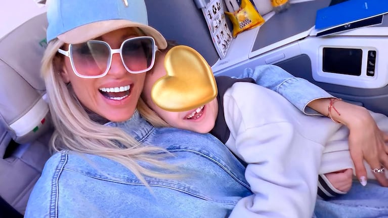 Vicky Xipolitakis viajó a Grecia con su hijo, Salvador (Foto: Instagram @victoriaxipolitakisok)