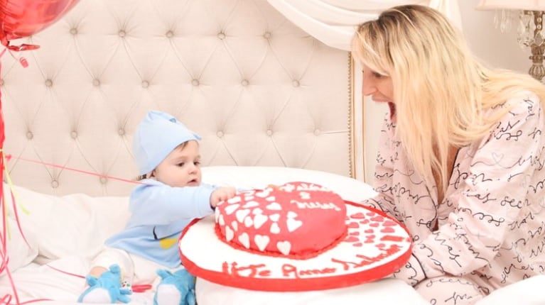 Vicky Xipoltakis celebró los 8 meses de su hijo, en medio del escándalo con Javier Naselli (Foto: Instagram)