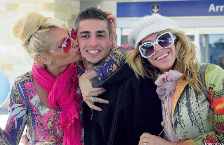 Vicky y Stefi Xipolitakis despidieron a Nico, su hermano. (Fotos: revista Gente)