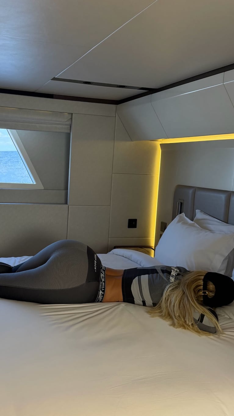 Video: Wanda Nara y Martín Migueles navegaron junto a delfines y mostraron la intimidad del yate (Fotos: Instagram)