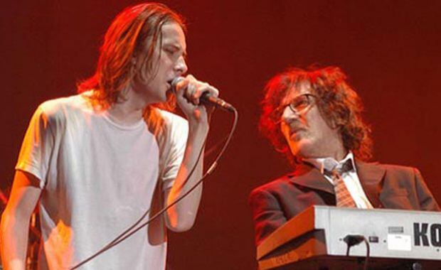 Viejos tiempo. Migue y su padre Charly García. (Foto web)