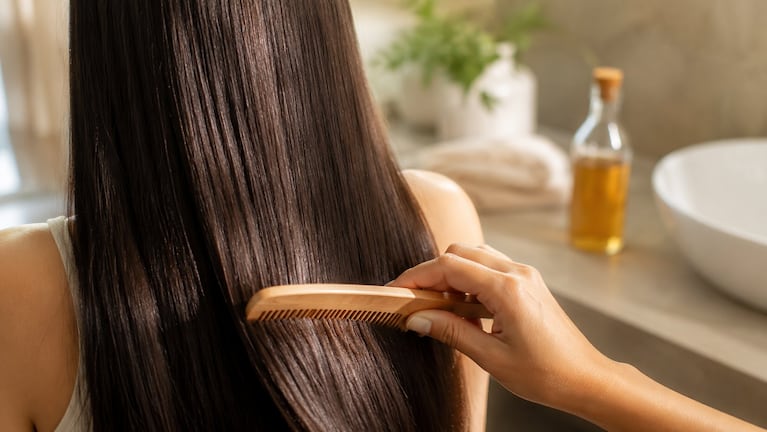 Vinagre en el pelo: para qué sirve. Foto: IA
