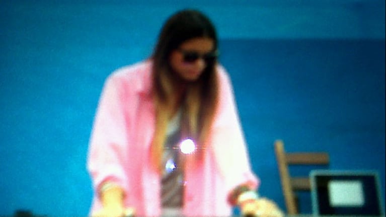 Vito Saravia en el partido de tenis en Punta del Este (Foto: @holacomar).