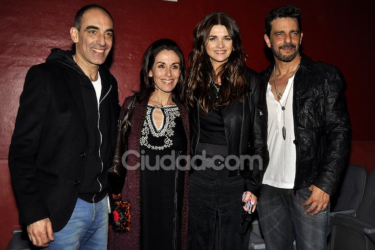 Viviana Saccone, Dayub, Araceli y Mazzei celebran el debut (Fotos: Jennifer Rubio).