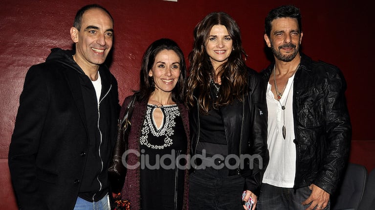 Viviana Saccone, Dayub, Araceli y Mazzei celebran el debut (Fotos: Jennifer Rubio).