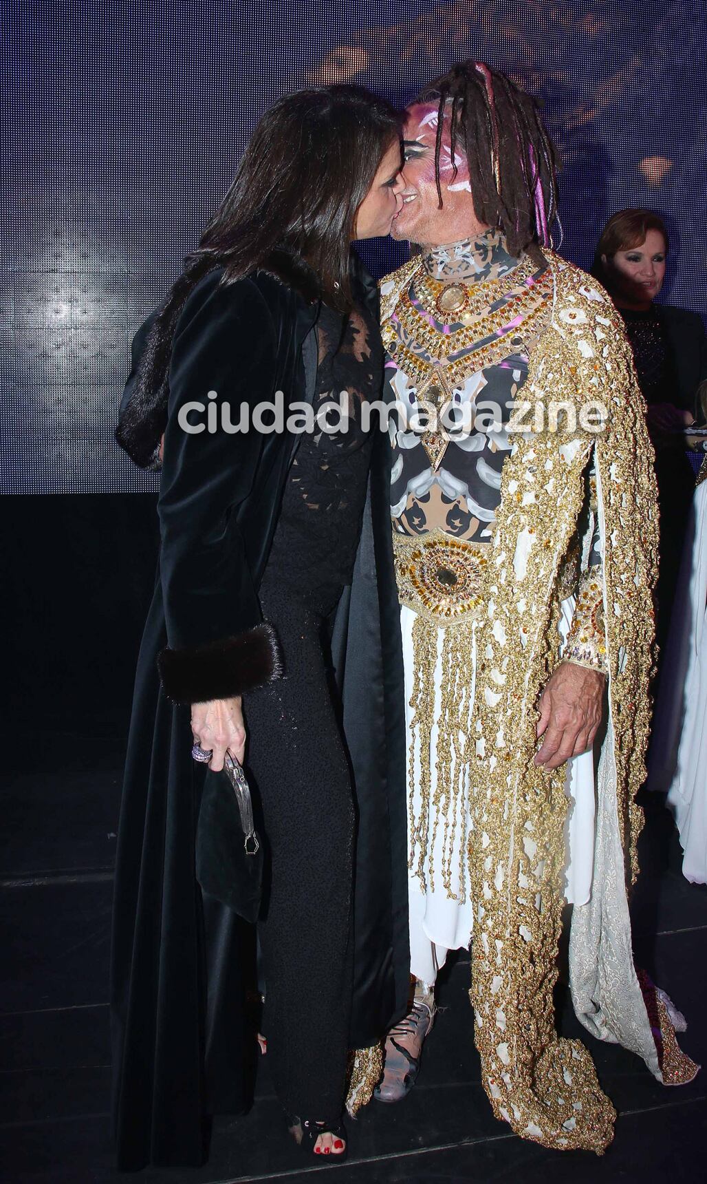 Viviana Sáez y Oslvaldo Laport en la gala de Siddharta (Foto: Movilpress)