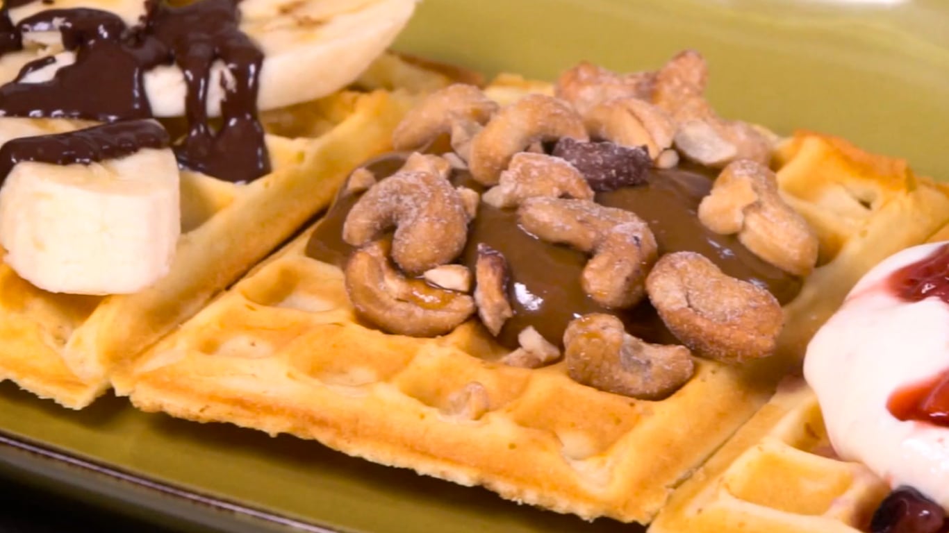 waffles, frutilla, dulce de leche, crema, chocolate, banana