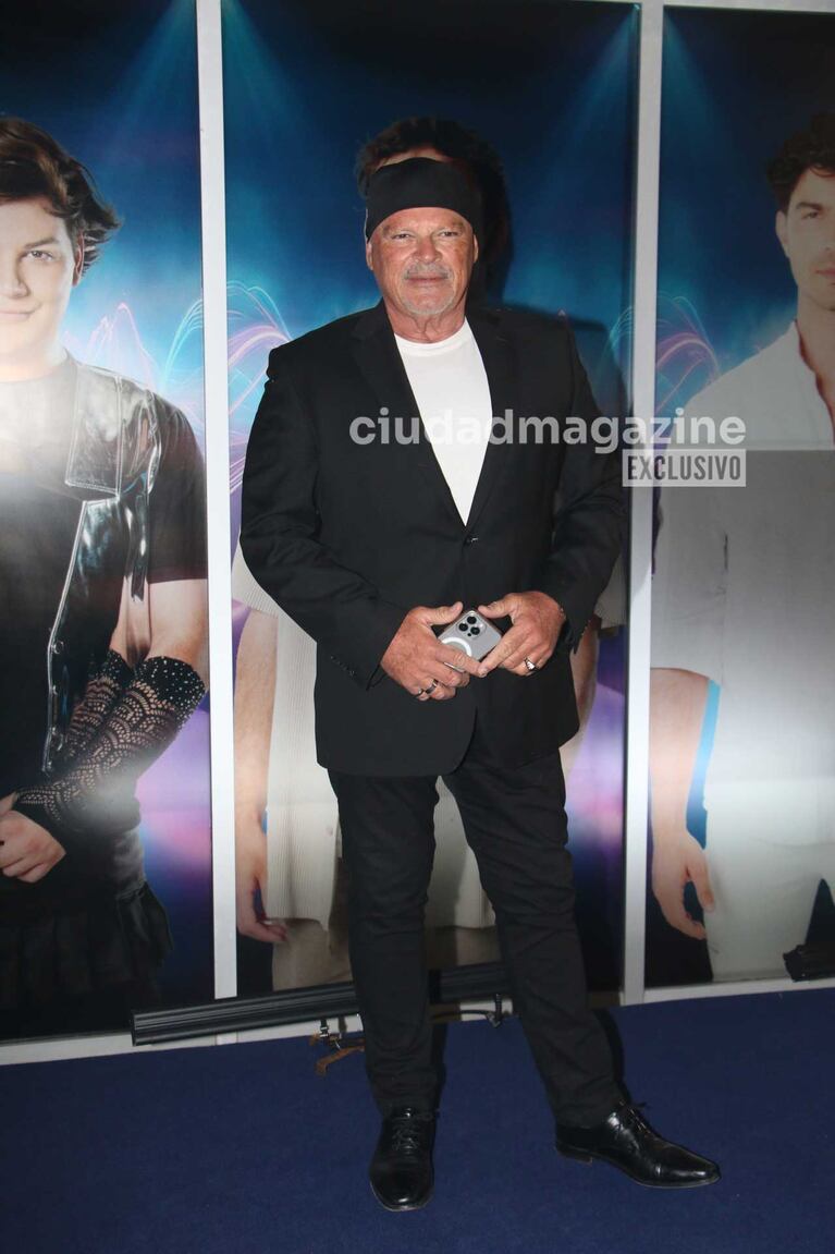 Walter “Alfa” Santiago en la alfombra azul de Gran Hermano (Foto: Movilpress)