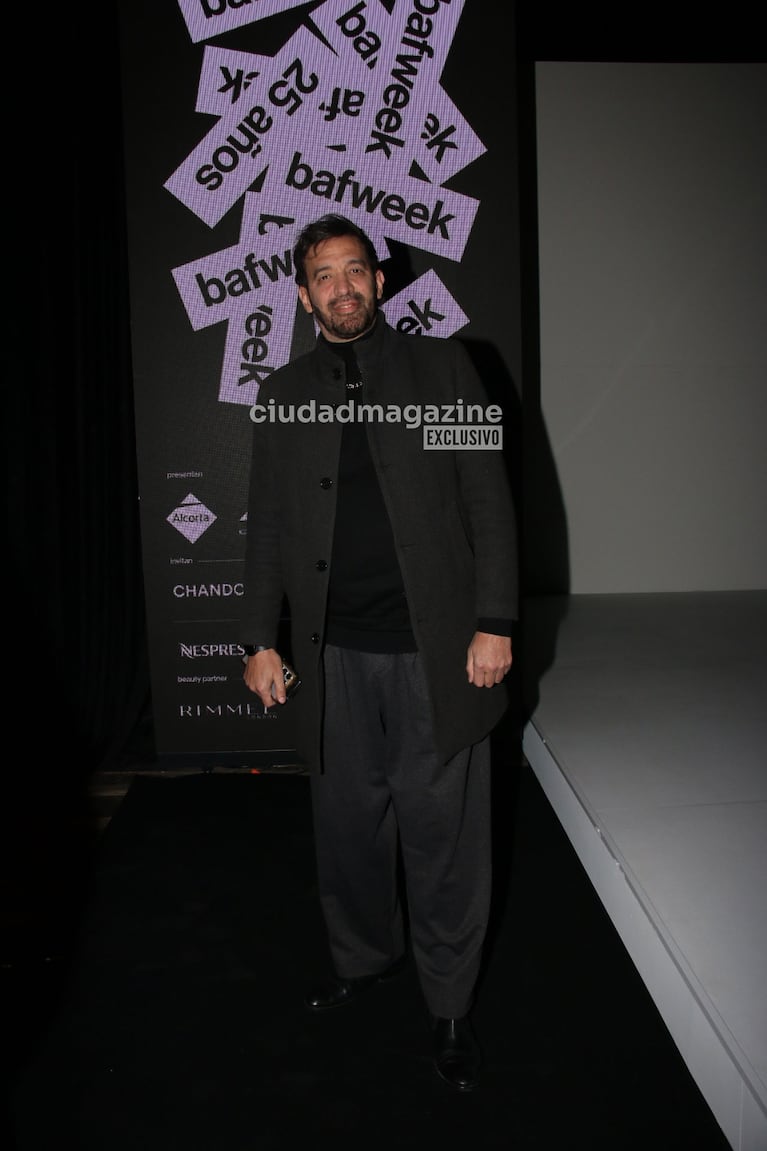 Walter Leiva mostró su look en el desfile de Fabián Zitta (Foto: Movilpress).