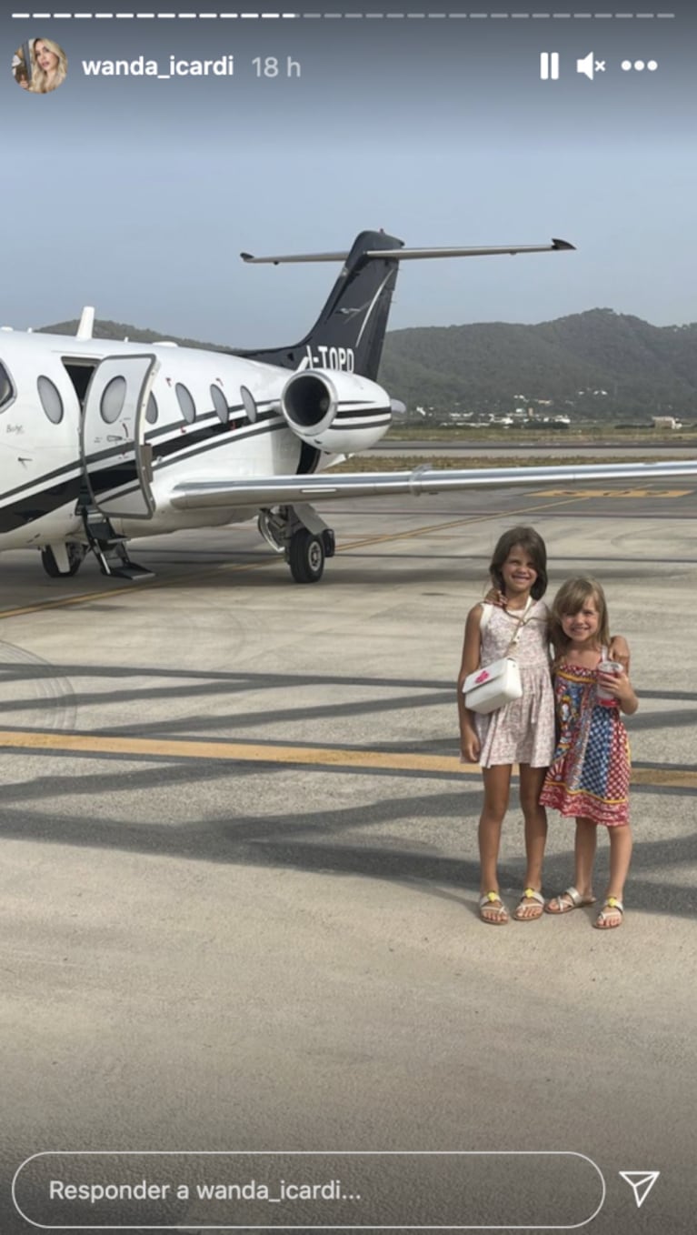 Wanda Nara aterrizó con sus hijas en Ibiza y celebró con fotos de su paradisíaca estadía: "¡Buen día!"