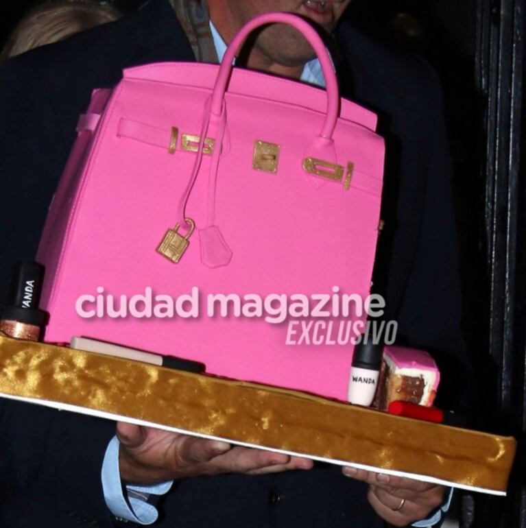 Wanda Nara celebró su cumpleaños con una torta fashionista: una increíble réplica de su carísima cartera