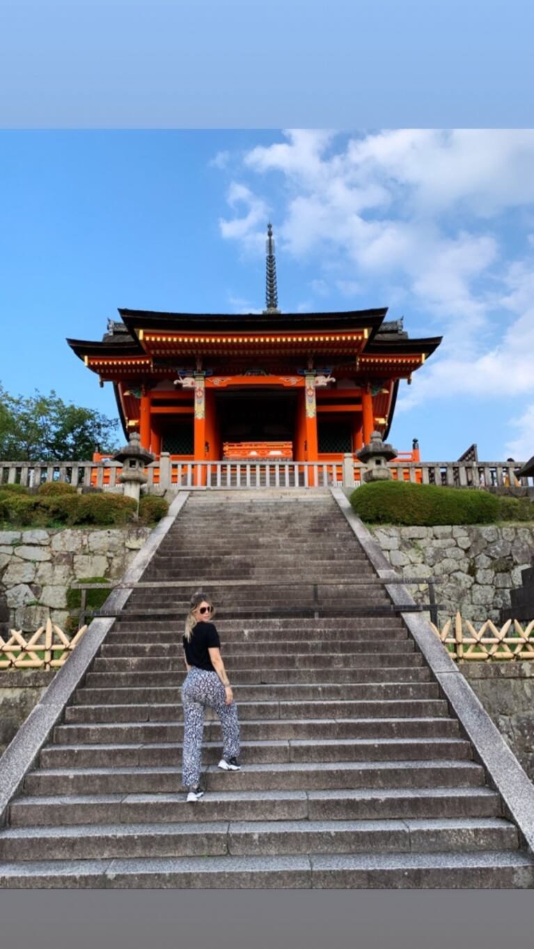  Wanda Nara compartió fotos de sus vacaciones con Icardi en Japón, tras la tapa que muestra a Mauro muy cerca de otra mujer