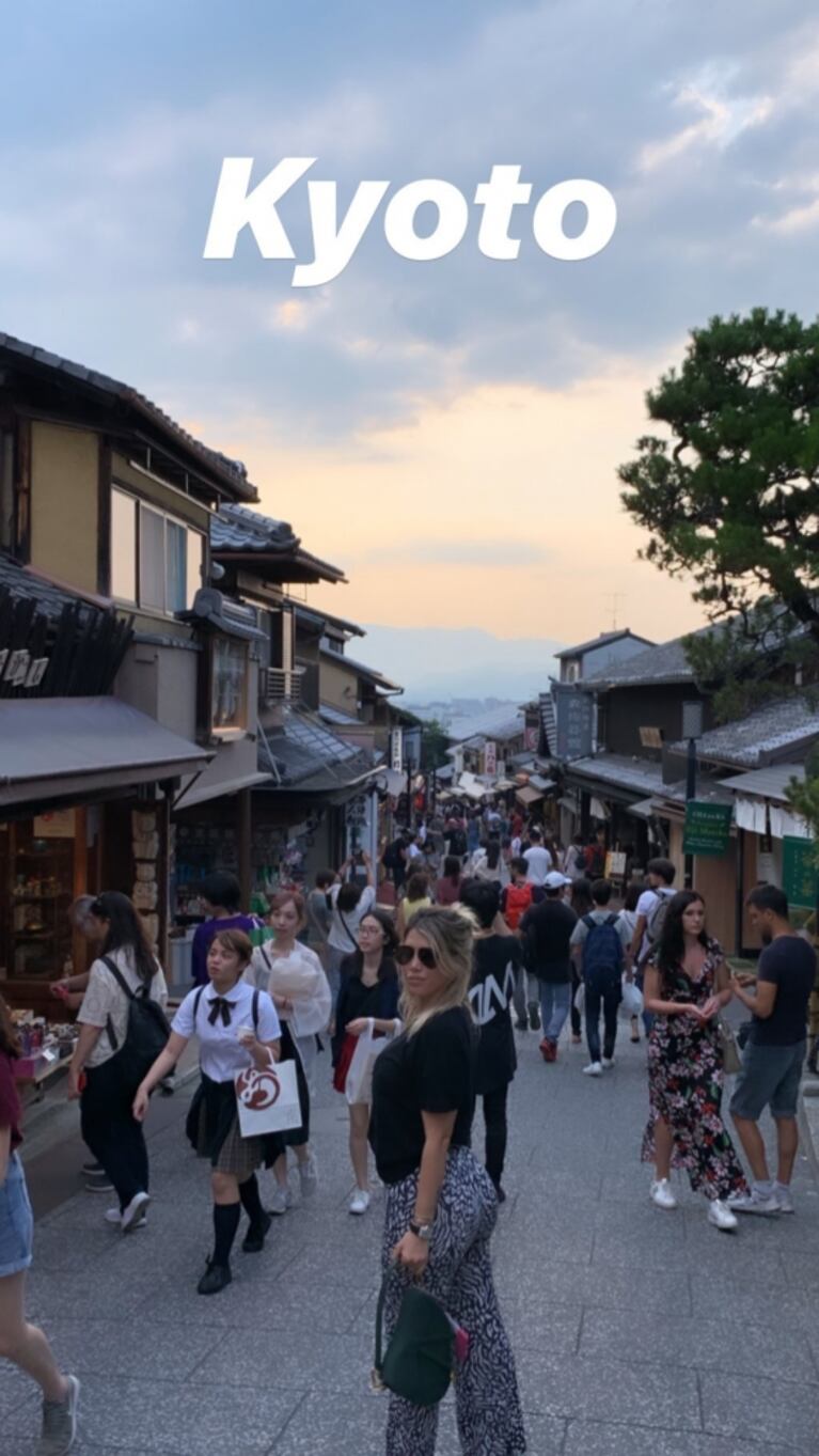  Wanda Nara compartió fotos de sus vacaciones con Icardi en Japón, tras la tapa que muestra a Mauro muy cerca de otra mujer