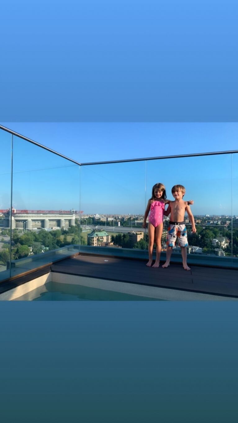 Wanda Nara compartió sus días de pileta con hijos y amiguitos en el verano italiano: "La banda en casa"