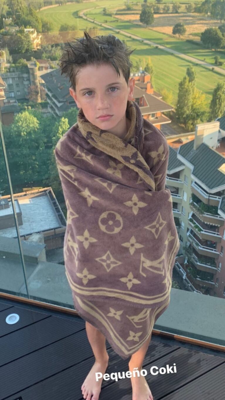 Wanda Nara compartió sus días de pileta con hijos y amiguitos en el verano italiano: "La banda en casa"