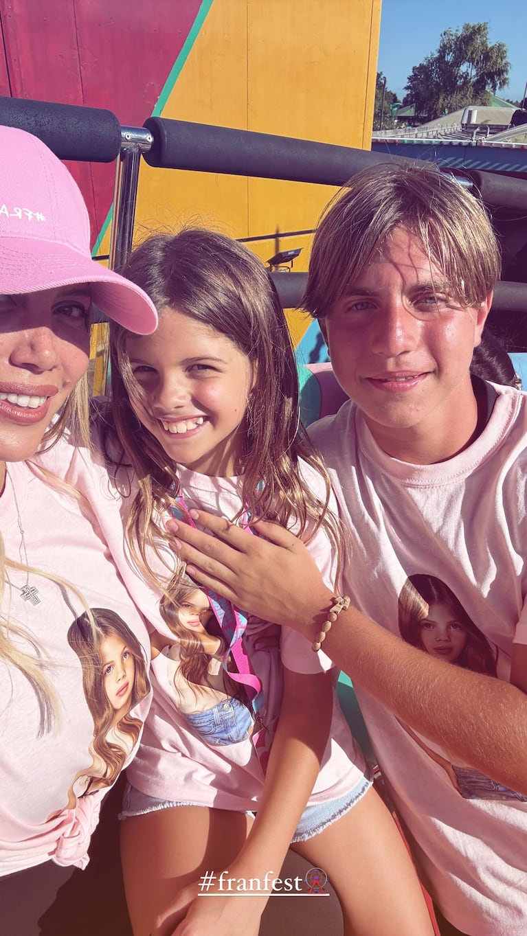 Wanda Nara con Francesca y Valentino en Parque de la Costa. Foto: Instagram