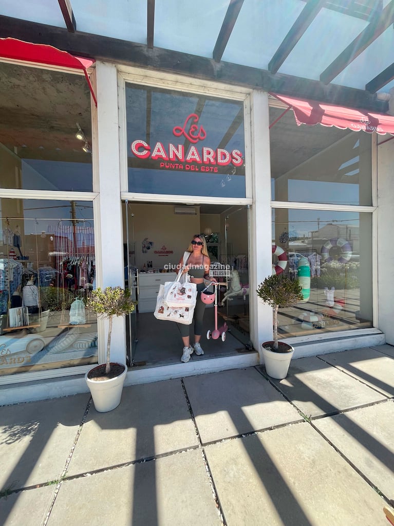 Wanda Nara de compras con Martín Migueles y sus hijas en Uruguay (Foto: RS Fotos).