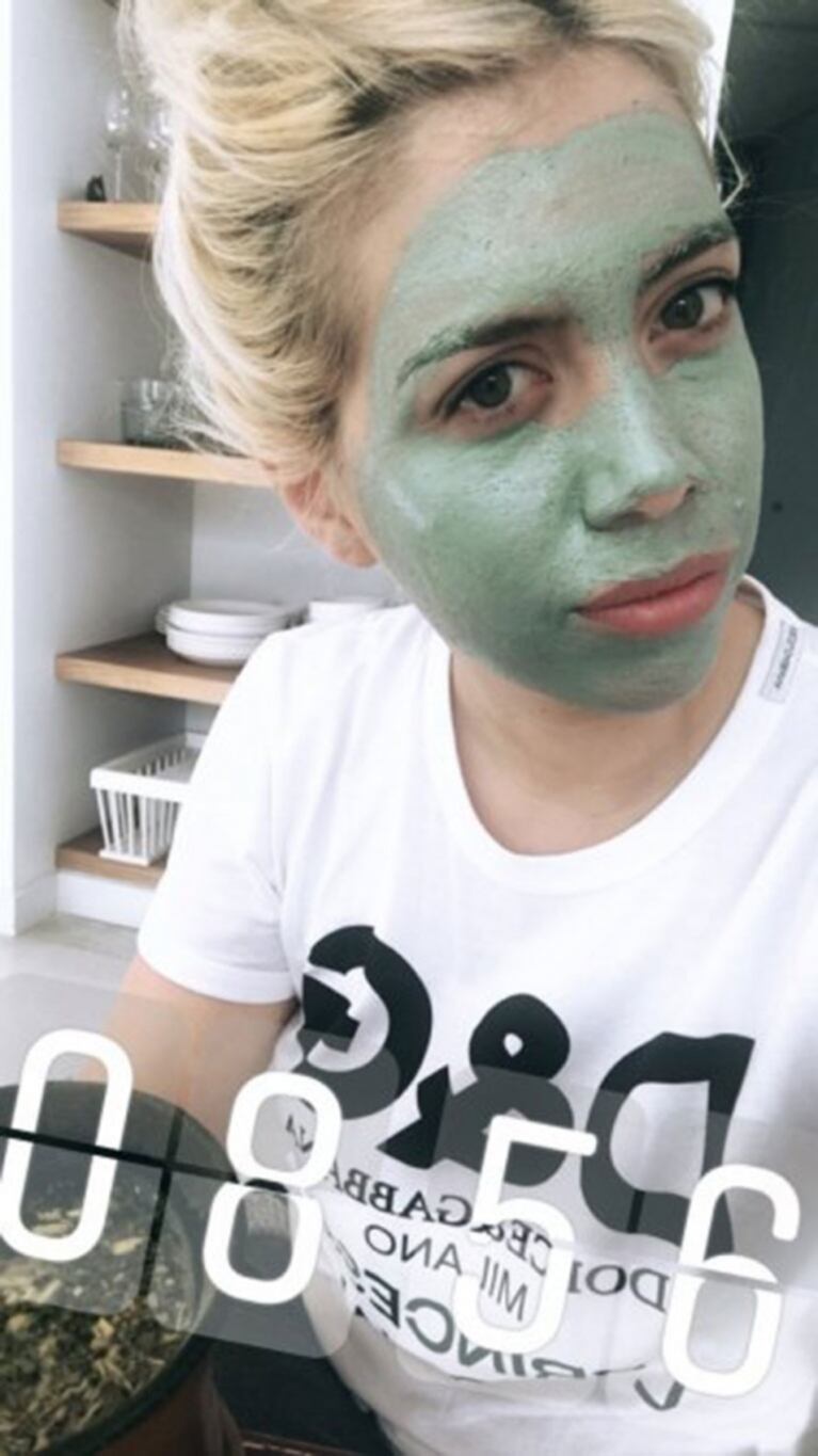 Wanda Nara, de entrecasa: look súper relajado y mascarilla facial