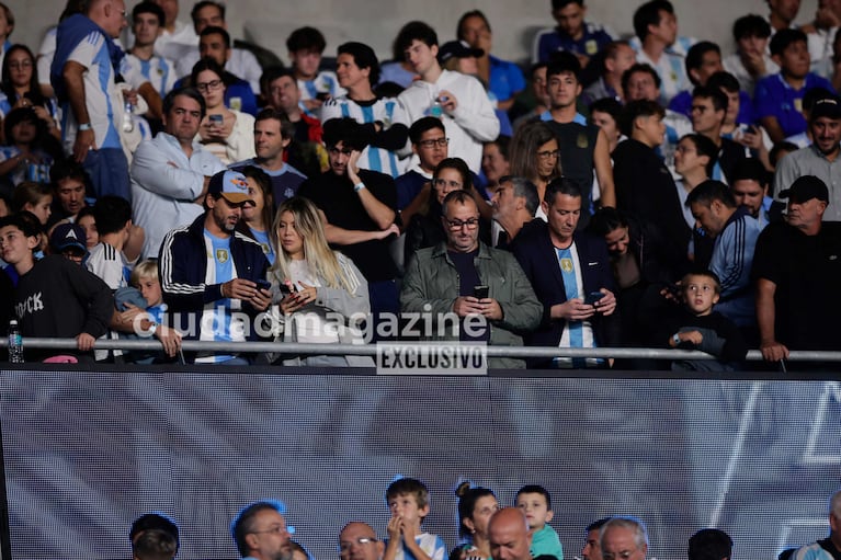 Wanda Nara en la tribuna de Argentina Brasil (Foto: RS Fotos)