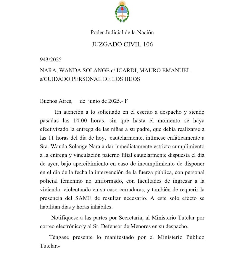 Wanda Nara fue intimada a entregar a sus hijas a Mauro Icardi.