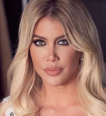 Wanda Nara impactó con su look más salvaje: escote corazón, animal print y botas XXL