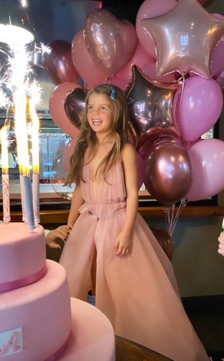 Wanda Nara le festejó el cumple a su hija, Francesca y se vistieron idénticas de "princesas"