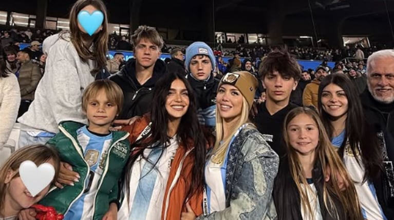 Wanda Nara llevó a toda su familia a ver el partidos de la Selección Argentina: las fotos | Créditos: Instagram @wanda_nara