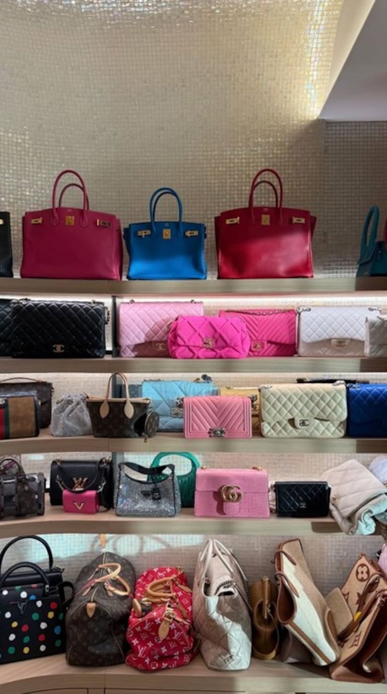 Wanda Nara mostró cómo tiene ordenados sus bolsos Chanel, Birkin, Gucci y Louis Vuitton. (Foto: Instagram/@wanda_nara)