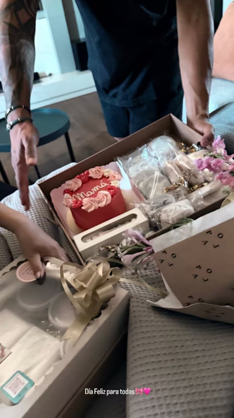 Wanda Nara mostró el original regalo que le hicieron sus hijos por el Día de la Madre | Créditos: Instagram @wanda_nara