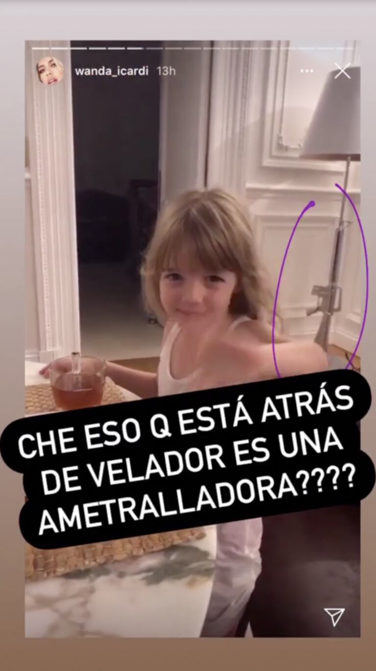 Wanda Nara mostró sin querer su extravagante lámpara "ametralladora", ¡que cuesta medio millón de pesos!
