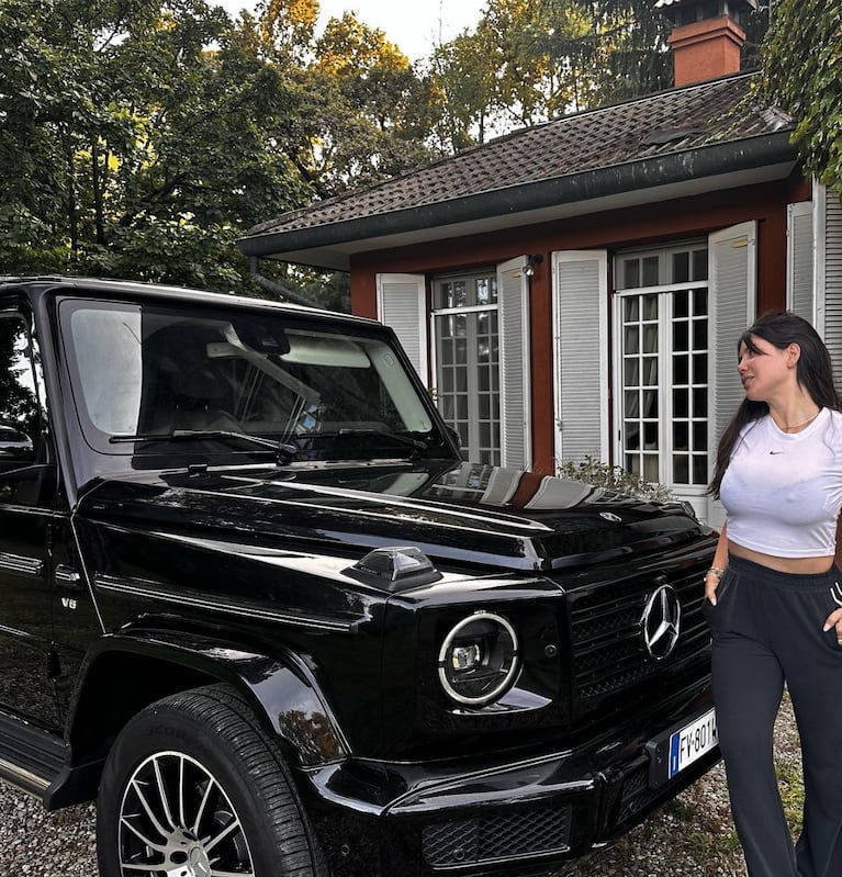 Wanda Nara mostró su valiosa colección de camionetas negras de alta gama en Milán