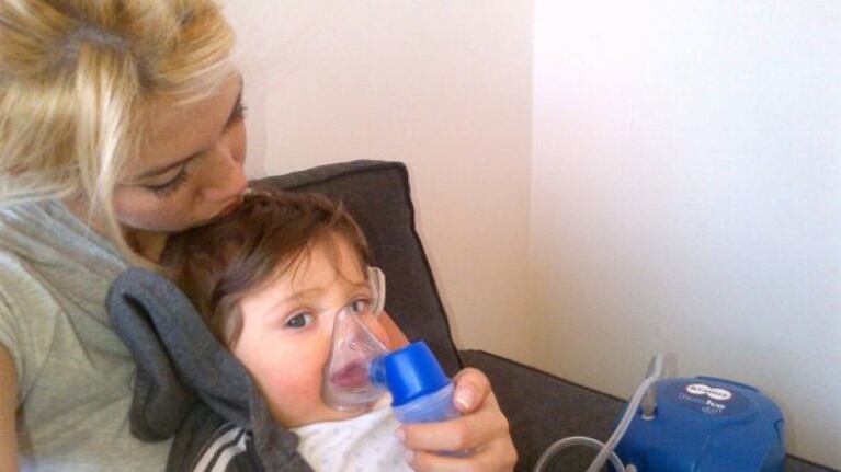 Wanda Nara publicó una foto del momento de una nebulización (Foto: Twitter).
