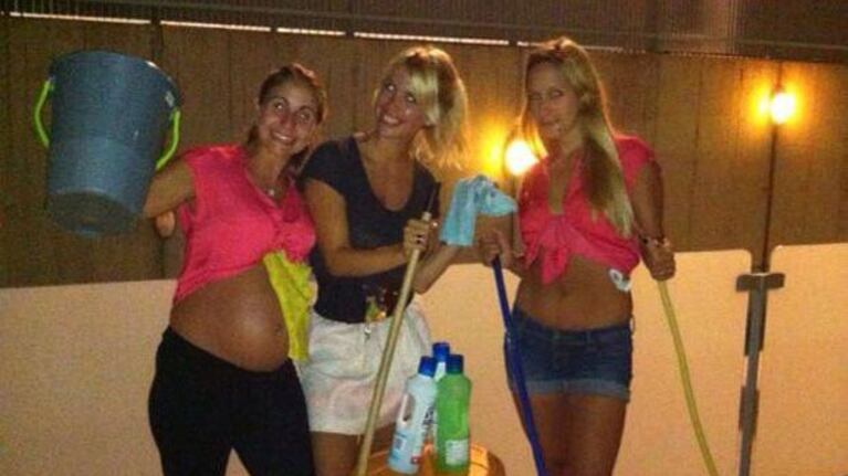 Wanda Nara se divirtió con sus amigas el domingo por la noche (Foto: Twitter).