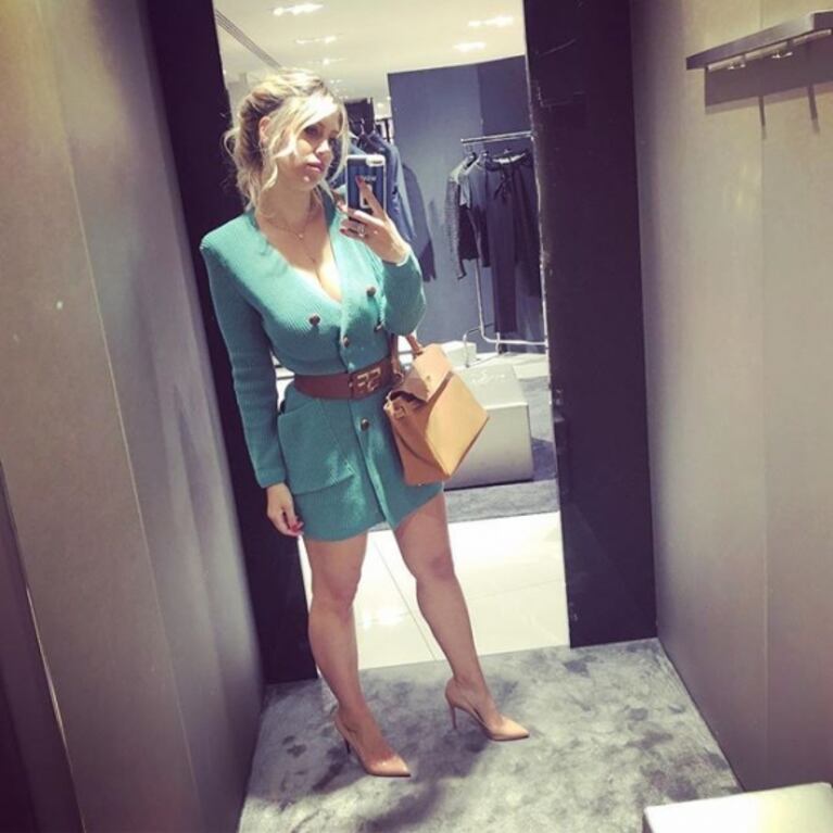 Wanda Nara se mostró con el mismo vestido que usó Evangelina Anderson hace un mes: ¿casualidad o copió el look?