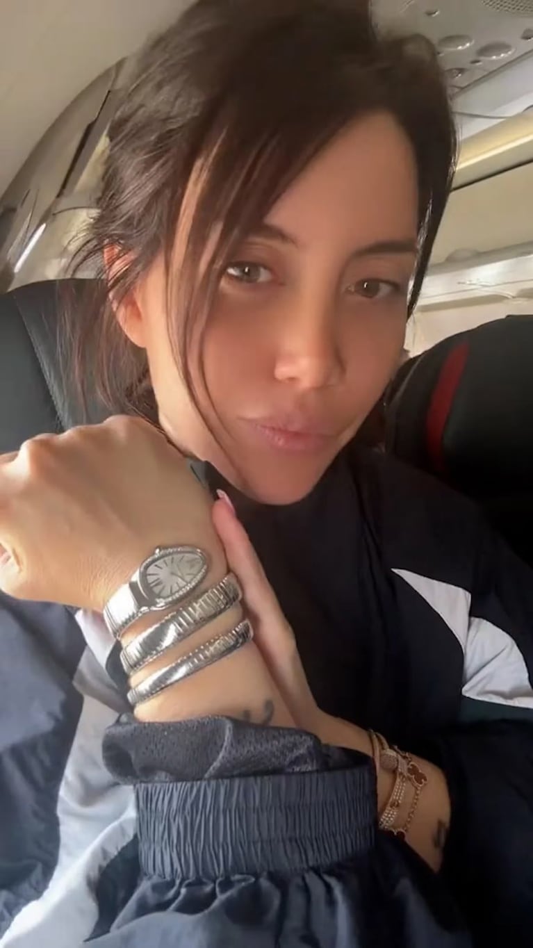 Wanda Nara se quejó de viajar “entre gente” y Tomi Dente la fulminó: “Son los mismos que te dan ‘me gusta’”