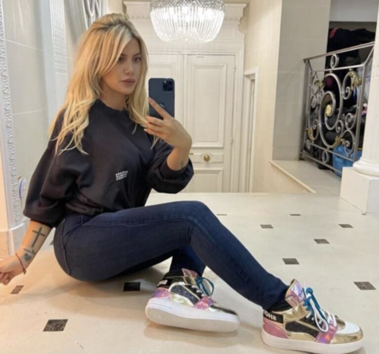 Wanda Nara sorprendió al lucir un exclusivo modelo de zapatillas en el cumple de Isabella