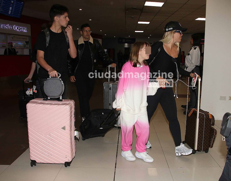 Wanda Nara, sus hijas y Martín Migueles llegaron a la Argentina (Foto: Movilpress).