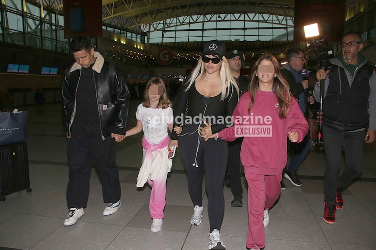 Wanda Nara, sus hijas y Martín Migueles llegaron a la Argentina (Foto: Movilpress).