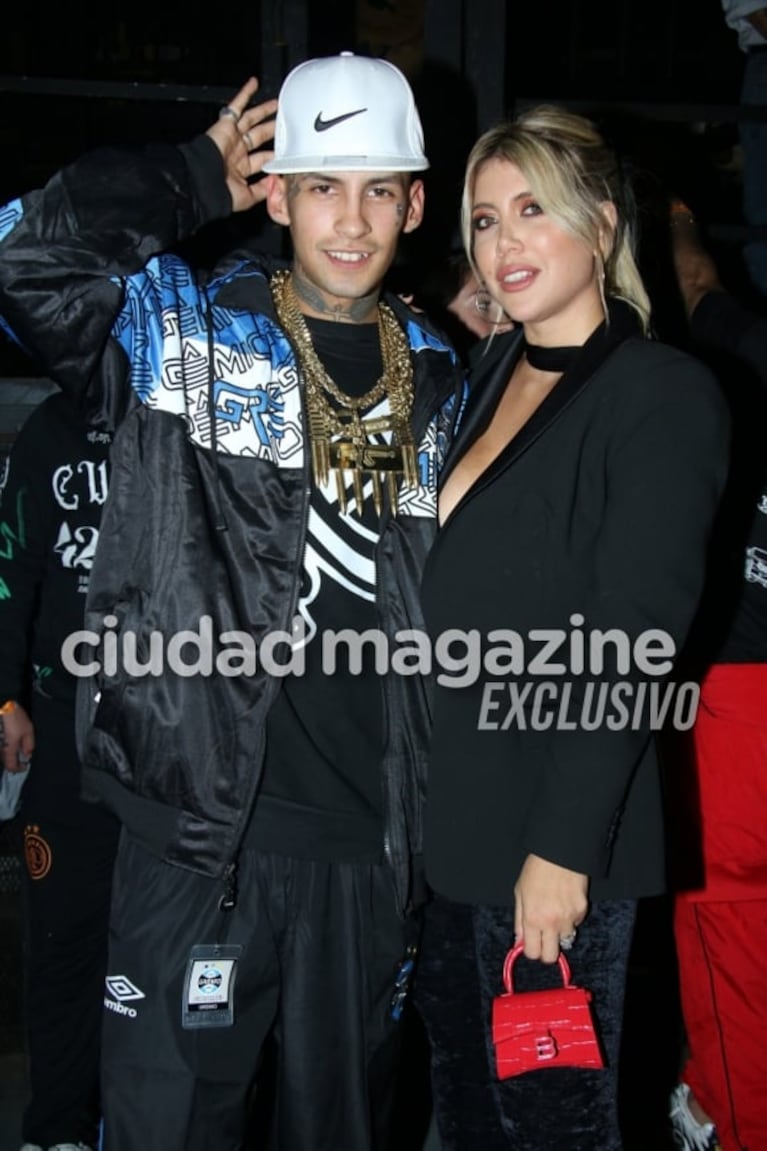 Wanda Nara y L-Gante llegaron de la mano a la presentación de su videoclip: las fotos juntos 