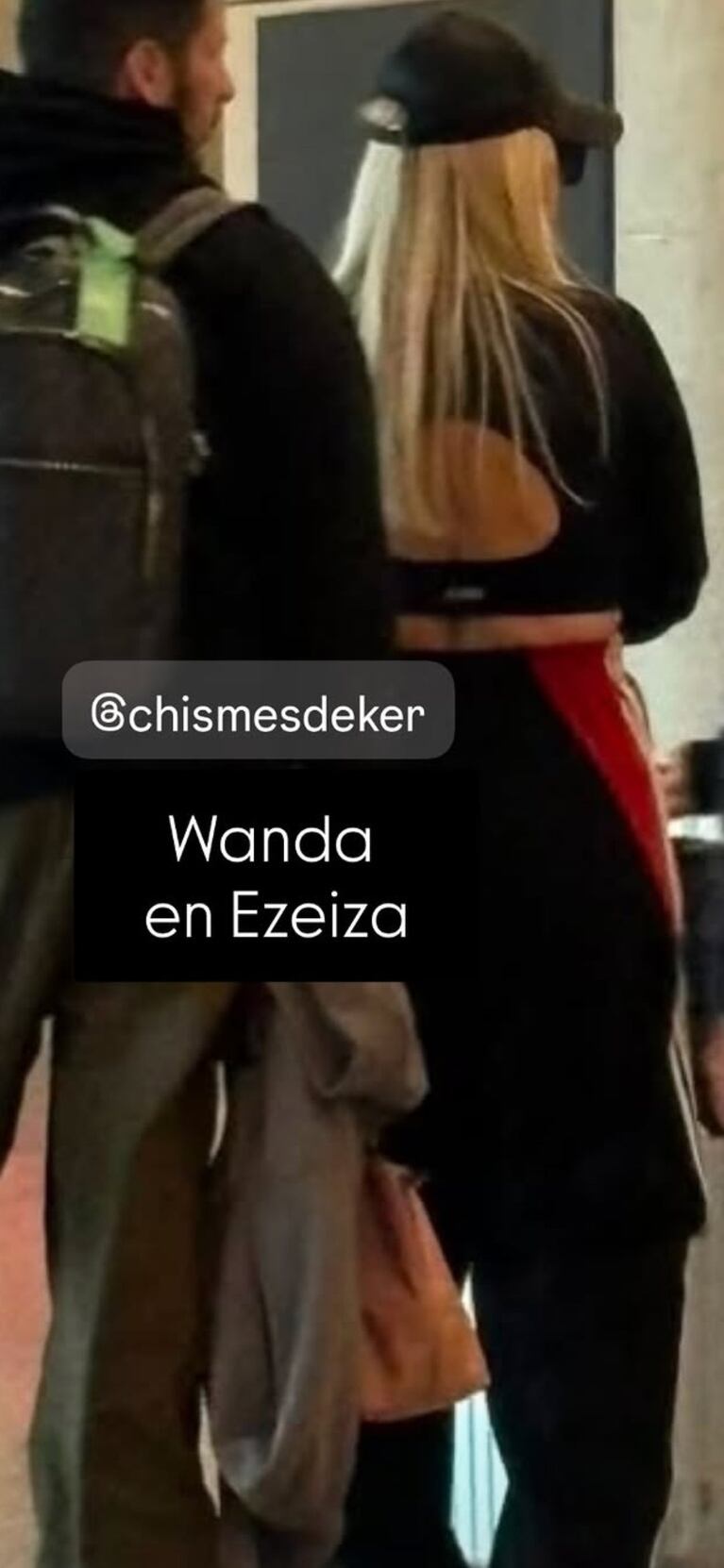 Wanda Nara y Martín Migueles rumbo a Milán. Imagen: Instagram @chismesdeker