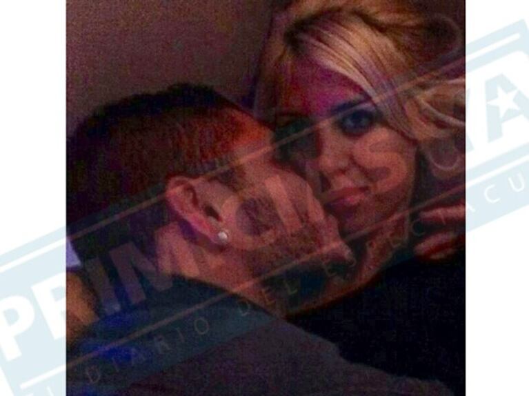 Wanda Nara y Mauro Icardi, la foto del beso. (Foto: PrimiciasYa.com)