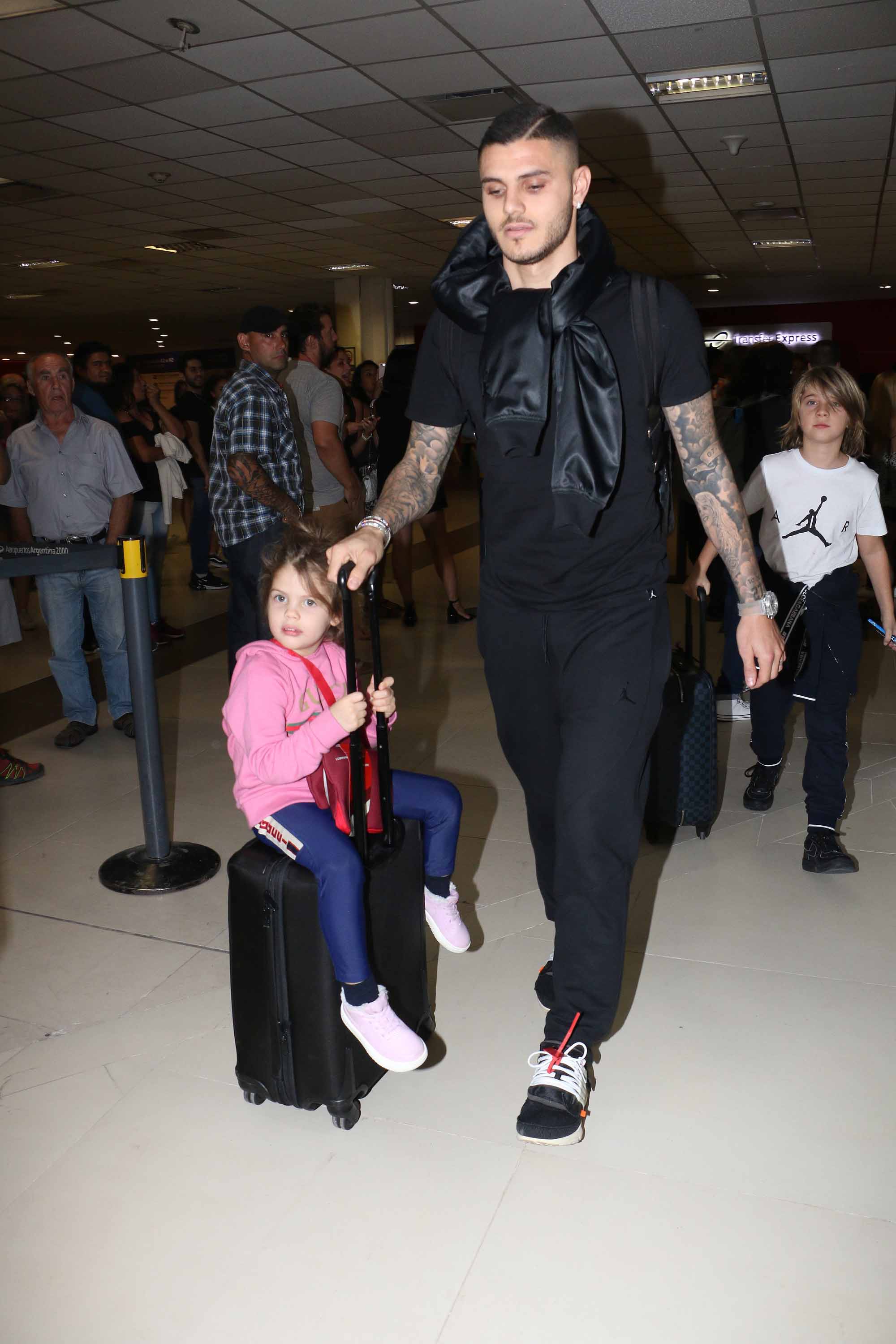 Wanda Nara y Mauro Icardi llegaron al país para celebrar Año Nuevo. Foto: Movilpress