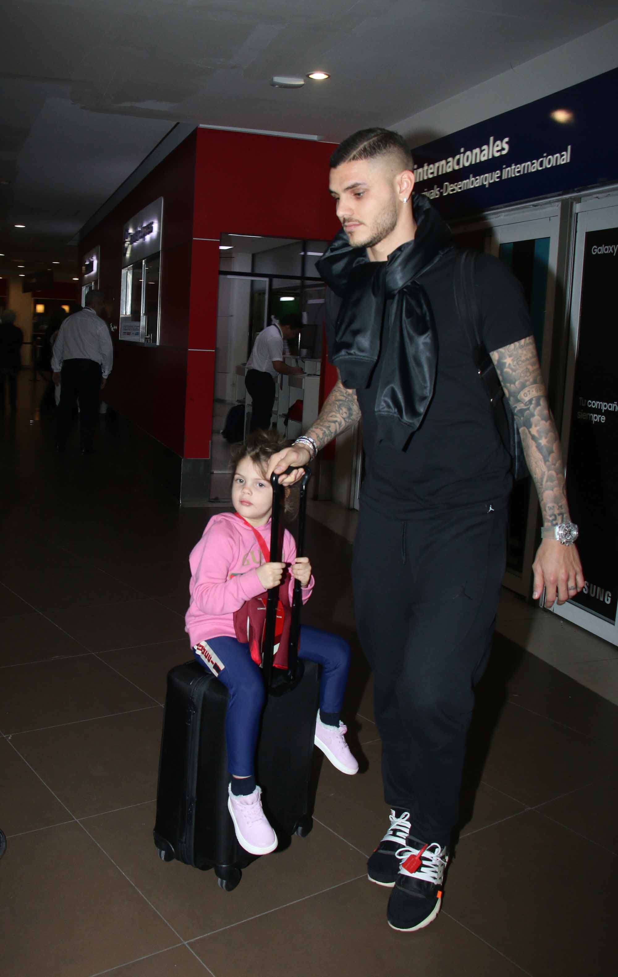 Wanda Nara y Mauro Icardi llegaron al país para celebrar Año Nuevo. Foto: Movilpress