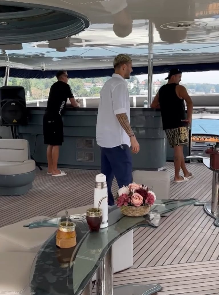 Wanda Nara y Mauro Icardi navegaron por Estambul en un yate de lujo: el impactante álbum de fotos