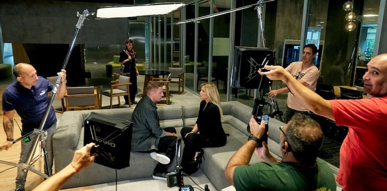 Wanda Nara y Maxi López en el set de su nueva serie. Crédito: Prensa Telefe.
