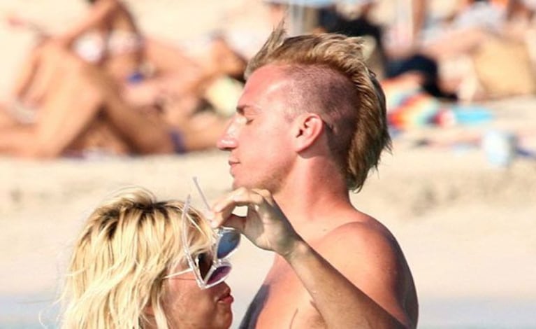 Wanda Nara y Maxi López, en la Isla Formentera. (Foto: Sport.es)